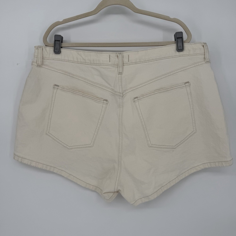 Abercrombie & Fitch Sz 35/20 The Mom Short Ivory High Rise Curve Love 2.5 Inseam - Picture 2 of 7